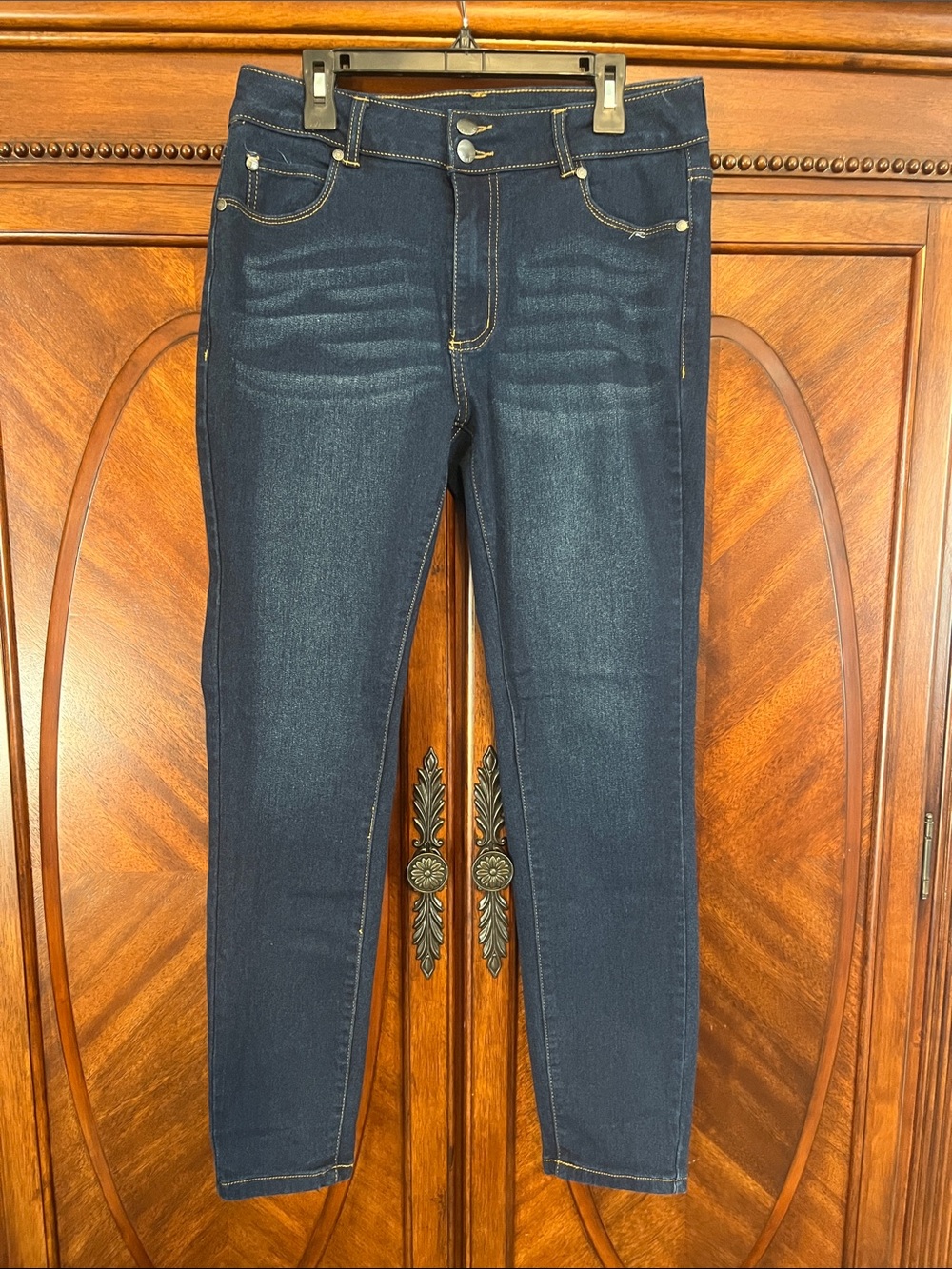 Tahari Indigo Stretch  Denim Jeggings with Contrast Stitching